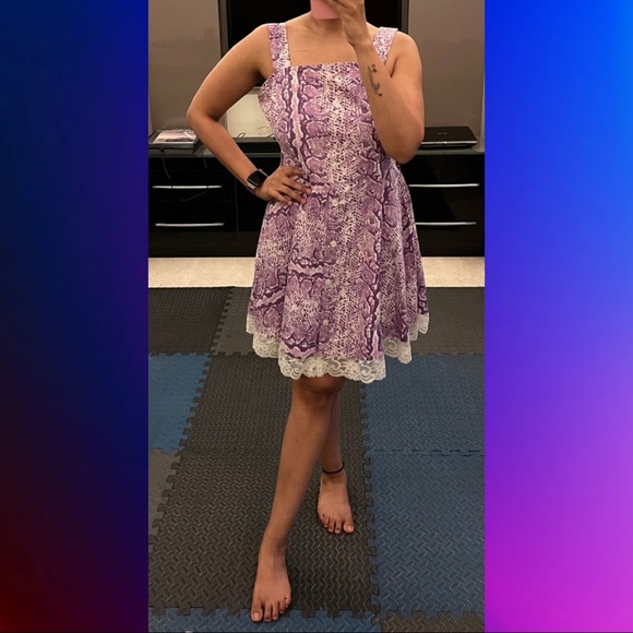 Snake print dress with belt - Picture 3 of 5